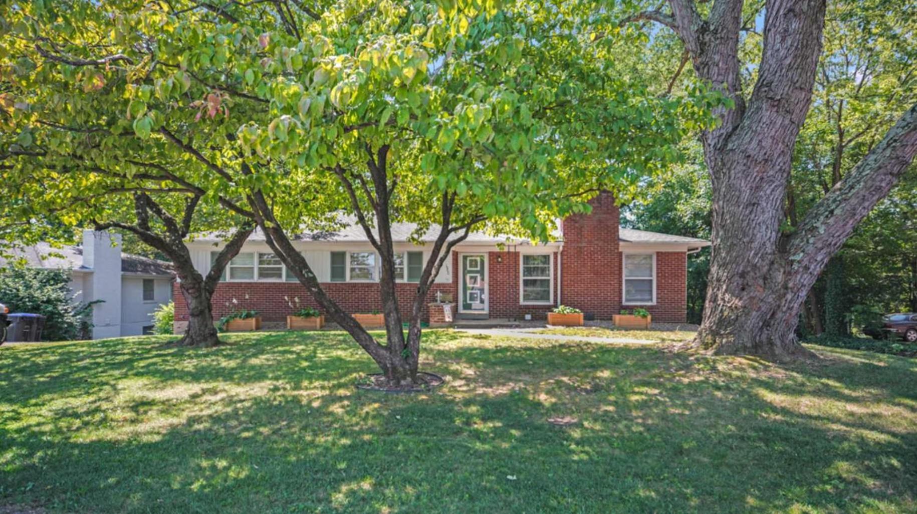 Spacious 2-Br Retreat Near Louisville Attractions Buitenkant foto